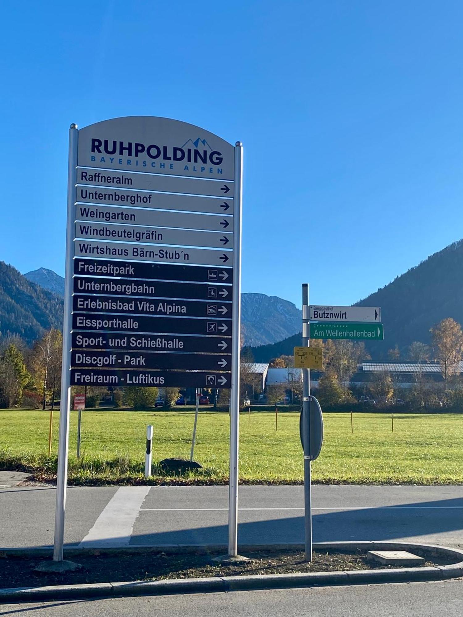 Mit Bergblick In Bayerischen Alpen Ruhpolding